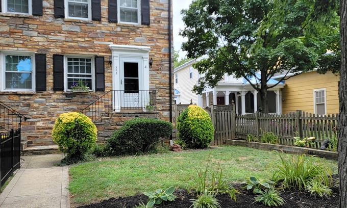 Del Ray Maison | Great Delray Alexandria SAFE! 2 blocks to metro, AC, WIFI, Close Airport, bars,