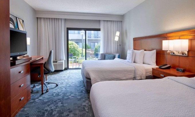 Eden Prairie Station Balnéaire | Great Getaway Spot! Unit w/ Courtyard View, Pool, Pets are Allowed with Fee