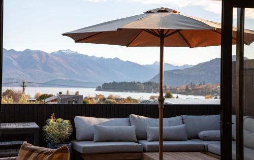 Wanaka Maison | Great Lake View, Very Central, Modern Wanaka House, 3 En-suites
