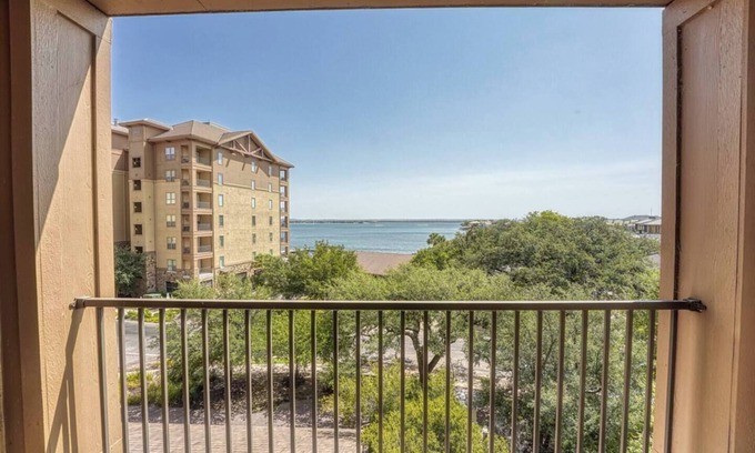 Horseshoe Bay Maison | Waterfront Condo with Fabulous Lake LBJ Views