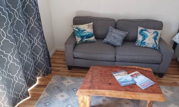 Baywood Park Maison | Great little beach house. County License# 6012116