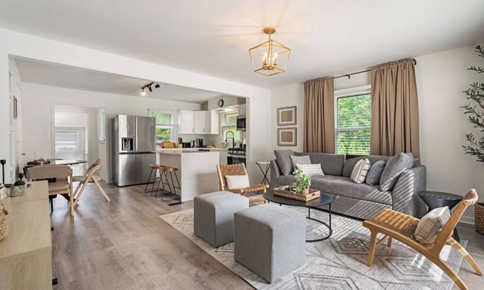 Westmont Maison | Great Location! Beautiful Home Near Downtown Westmont