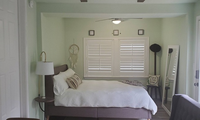 North San Antonio - SAT Appartement | GREAT LOCATION! Cozy Clean Serene Studio w/Free parking!