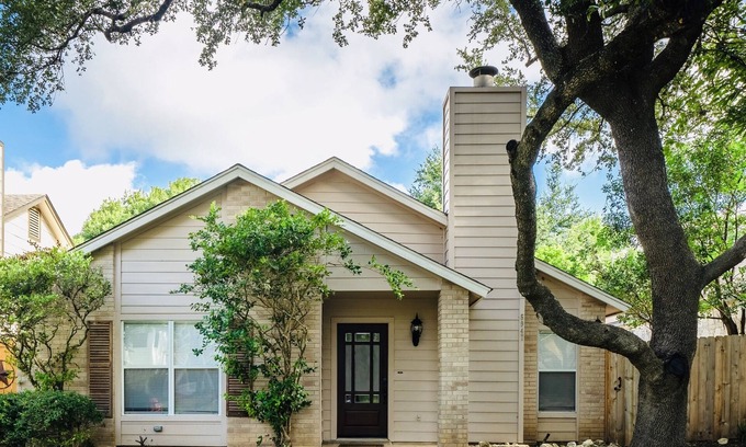 Woodridge Maison | Très bien situé avec tout ce dont vous avez besoin!