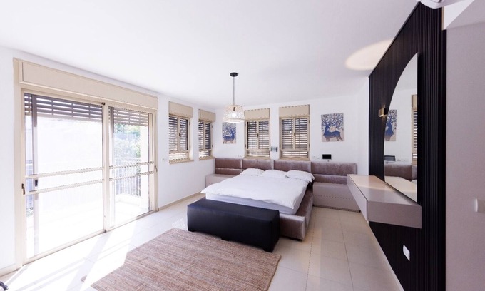Hod HaSharon Maison | Great neighborhood ! great for large group of people.