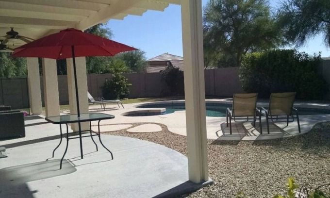 Palm Valley Maison | Grande maison de Palm Valley avec piscine chauffée privée / spa dans un quartier calme