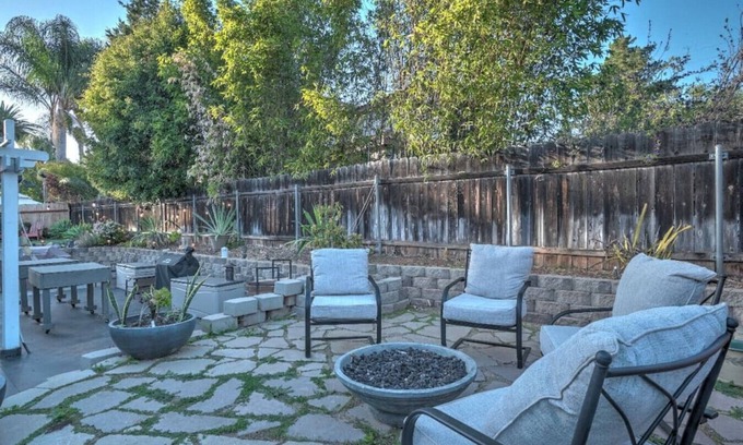 Spring Valley Maison | Greeco Suite · *New Listing* Hidden Gem Upgraded 1-Bedroom Suite