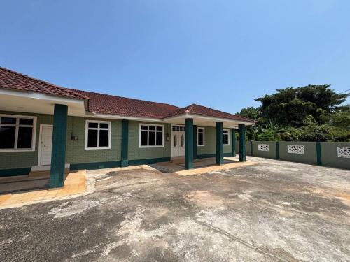 Kota Bharu Maison | Green Dream Homestay 4 Kubang Kerian USM-HPUSM Wi-Fi & Neflix 4 Aircond Room
