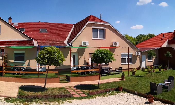 Erzsebetfalva Appartement | Green Garden Plus Apartman
