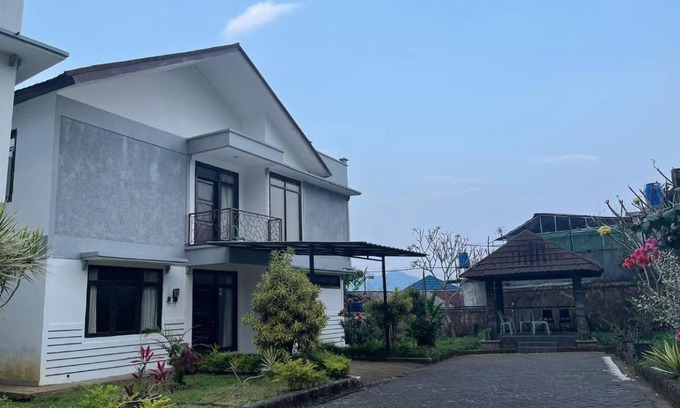 Cipanas Villa | Green Hill Resort Kemuning