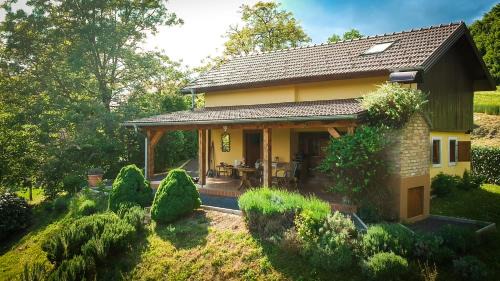Tuhelj Maison | Green Hills Cottage in Zagorje with magnificent view