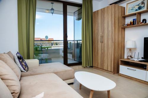 Sozopol Appartement | Green Life One-Bedroom Apartment with Sea View by Flаt Manаger