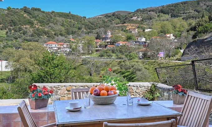 Elos Maison | Green Oasis in Tranquil Village