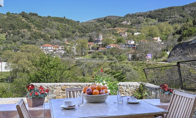 Elos Maison | Green Oasis in tranquil village