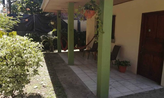 Cahuita Cabine | Studio familial vert