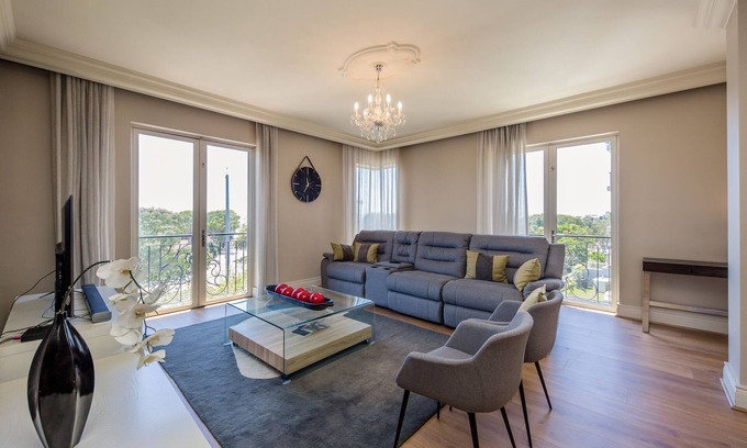 Green Point Appartement | Green Point Apartment walking Distance to Stadium (407 Royal)