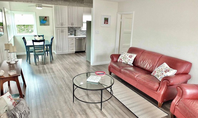 Belmont Heights Maison | Greenbelt Guesthouse
