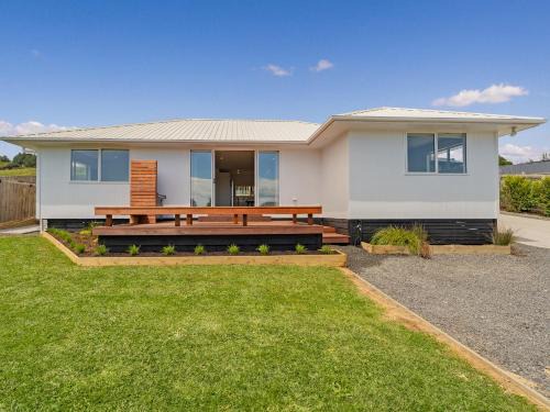 Coromandel Maison | Greenhills Charmer - Coromandel Town Holiday Home