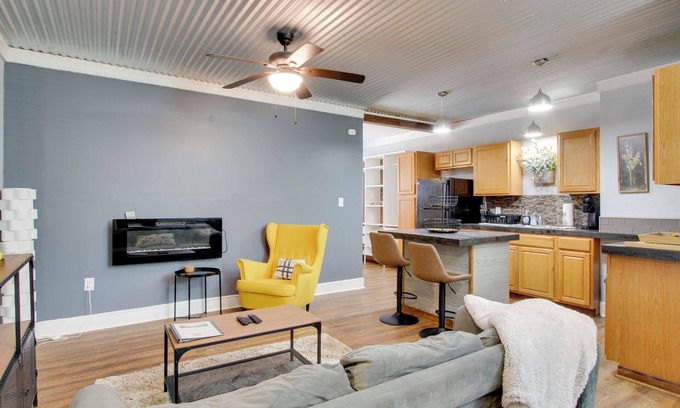 Greenwood Appartement | Greenwood Apt: 2 Mi to Self Regional Med Center!