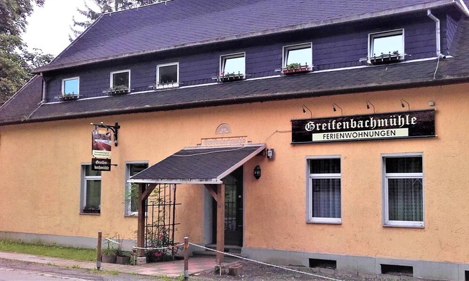 Ehrenfriedersdorf Copropriété | Large holiday apartment complex with 5 modern apartments, 1 of which is handicapped accessible