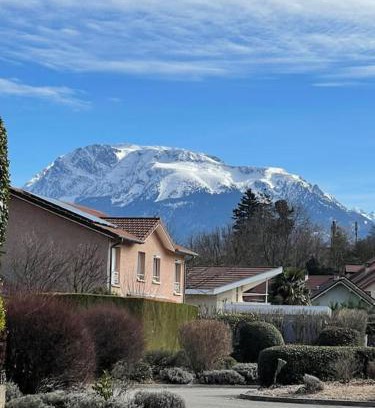 Varces-Allieres-et-Risset Appartement | GRENOBLE SUD VARCES Suite privatisée au pied des Montagnes