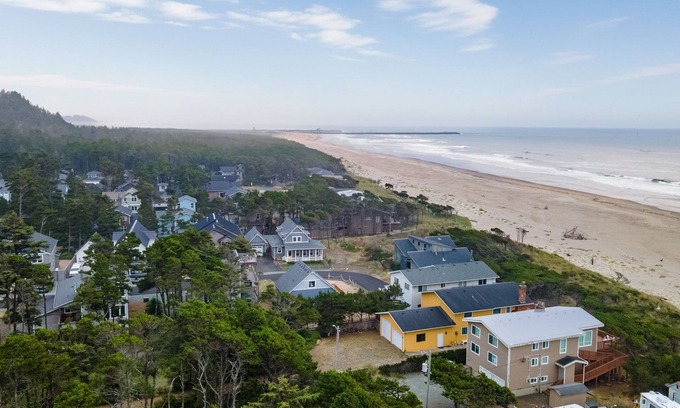 Rockaway Beach Maison | Grey Haven - Rockaway Beach, OR
