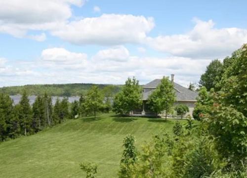 Saint John Maison | Greystone WaterFront Lux