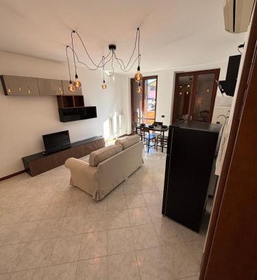 Caselle Lurani Maison | Grinder House