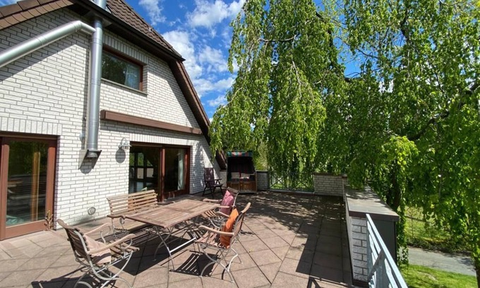 Schloss Holte-Stukenbrock Appartement | Große, Lichtdurchflutete Wohnung mit Dachterrasse und Sauna