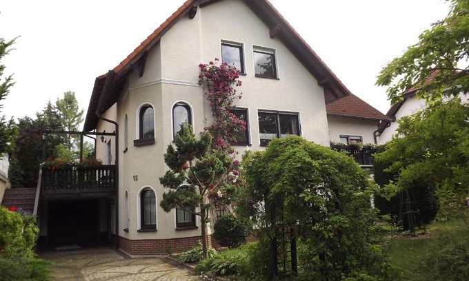 Bußleben Appartement | Große Ferienwohnung am grünen Stadtrand