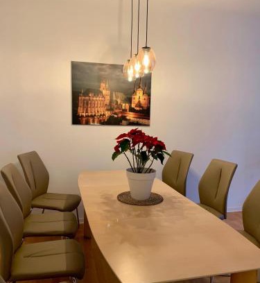 Daberstedt Appartement | Große Ferienwohnung Nähe Stadtpark, 4 Schlafzimmer, gemütliches Wohnzimmer, Terrasse, Parkplatz