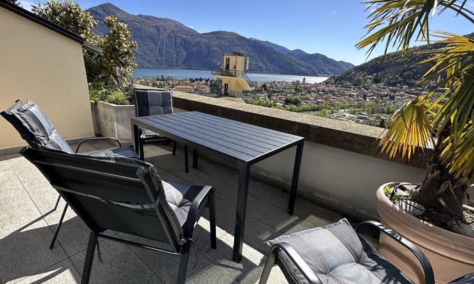 Cannobio Appartement | Großzügige 3½-zimmer-wohnung mit 2 Balkonen und Panoramaseesicht