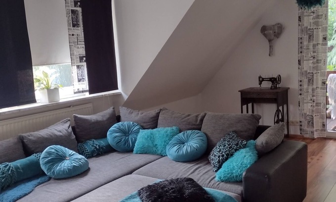Porta Westfalica Appartement | Großzügige 40 qm Appartement mit Balkon, Direkt Unter Fernsehturm. Jakobsberg