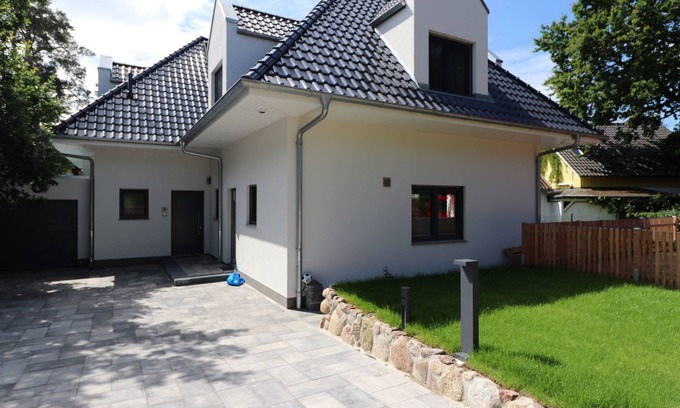 Neuhaus Maison | Großzügige Doppelhaushälfte mit Sauna nur Wenige Schritte zum Strand