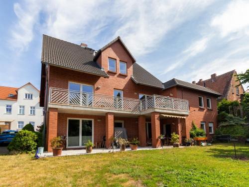 Bergen auf Ruegen Appartement | Großzügige Ferienwohnung im Haus 'Anno 2000'