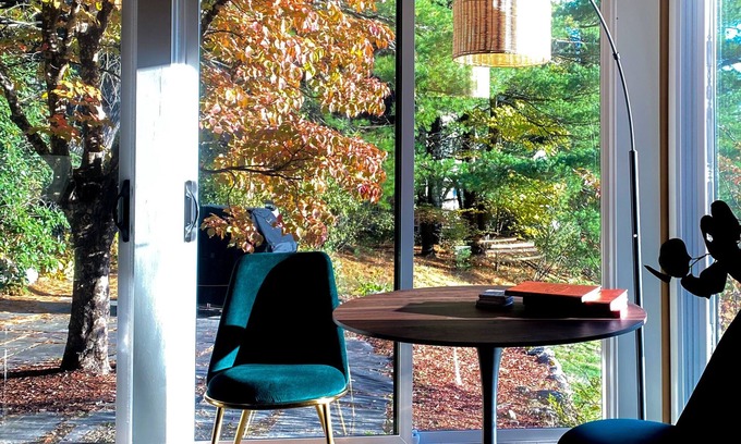 Amherst Maison | Groovy 1970's home in the country Totally Amazing!