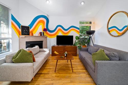 Bouldin Maison | Groovy SoCo Stay, Walk to Shops, Eats & Bars