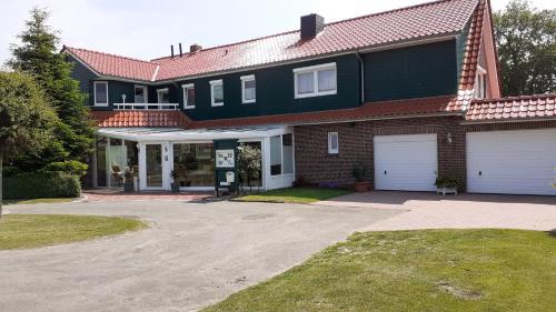 Utarp Appartement | Grosszügige Wohnung für 4 Personen in Ostfriesland mit E- Ladesäule