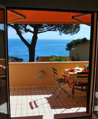Cavoli Appartement | Grotta Azzurra Apartment - Cavoli - Terrazza vista mare, clima e parcheggio