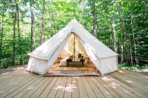 Miller Lake Autre | Grotto Getaway