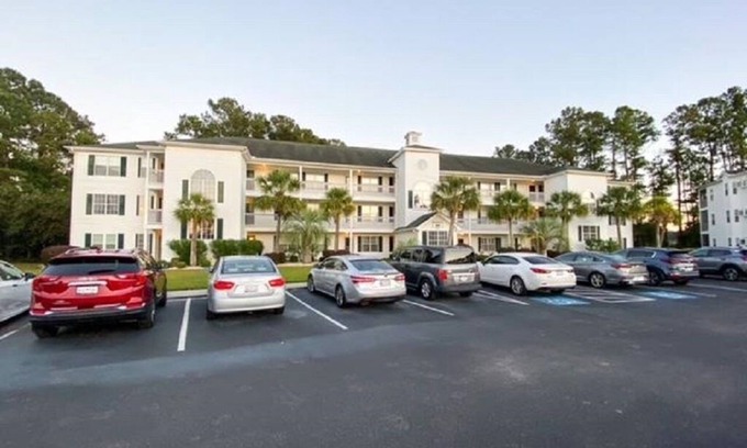 Colonial Charters Copropriété | Ground Floor 2 BR 2 BA Condo - 10 min. to Beach & N. Myrtle Beach Sports Park