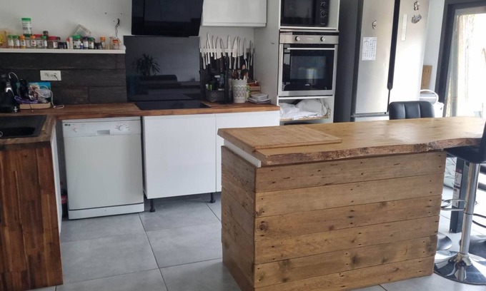 Restinclieres Maison | Logement en Rdc d'une grande maison avec piscine privée