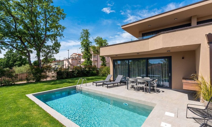 Dajla Appartement | Ground-Floor Apartment with Private Pool and Terrace in Istria, 150 Meters from the Sea