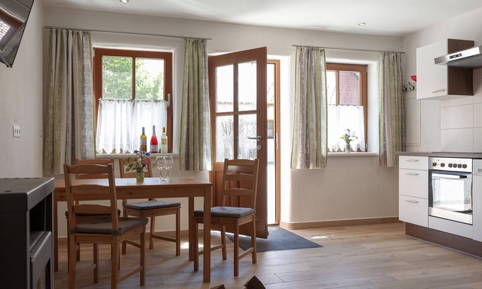 Weitersfeld Appartement | Ground floor/barrier-free vacation apartment with cozy Swedish stove