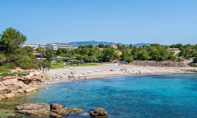 Roques Daurades Appartement | Rez-de-jardin avec jardin privatif à 1min plage