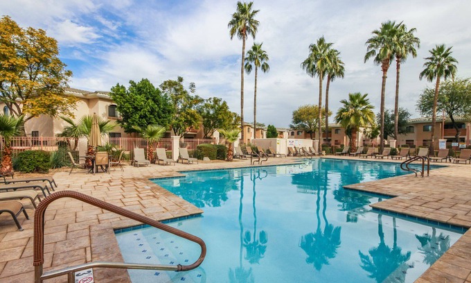 Kaufman And Broad At The Vineyards Copropriété | Ground Floor.Heated Pool! Hot Tub! Gas grill! 3 miles to Cardinal stad! 2 Kings!