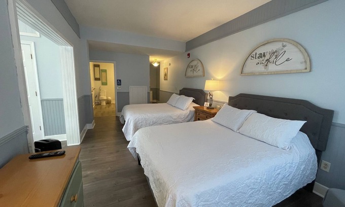 Frankford Lit Et Petit-Déjeuner | Ground floor, Two queen Beds - Room 6 The Inn at Dirickson Creek