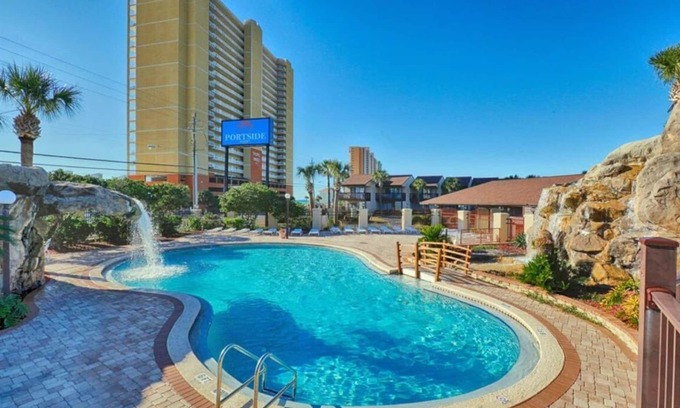 West Panama City Beach Station Balnéaire | Condo au rez-de-chaussée avec de grandes piscines et en face des plages de sable blanc!