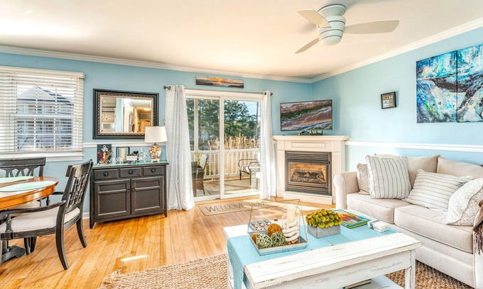 South End Copropriété | Ground-Level 3BR/2BA Condo- Easy Access & Steps to Ocean City Beach!