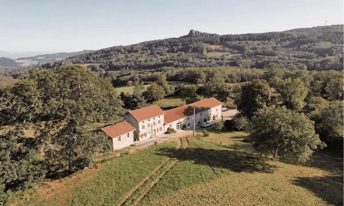 Lavoine Maison | Domaine de groupe près de Lyon pour 34 personnes